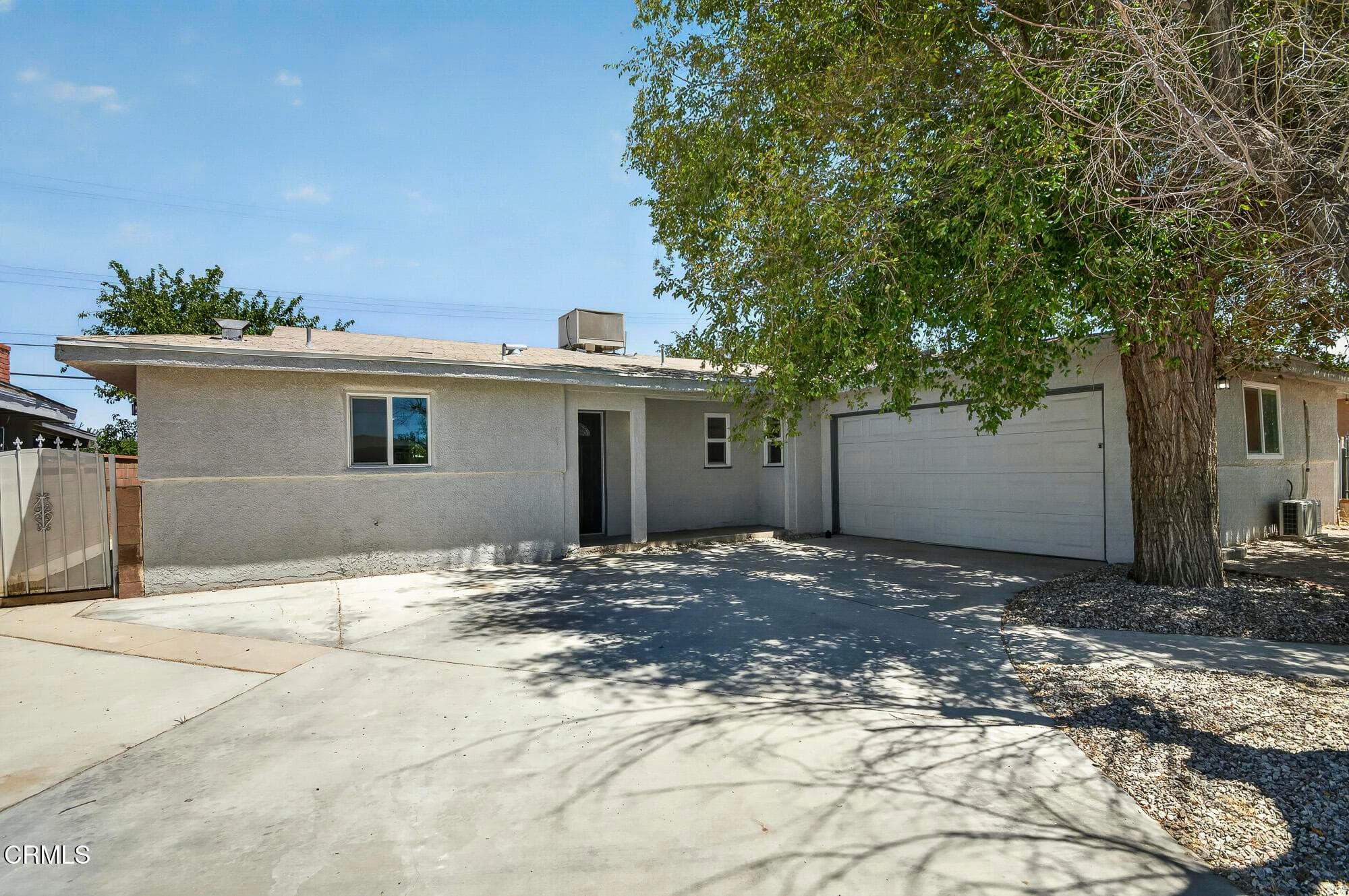 004_137 E Ave J8_GYP-MLS