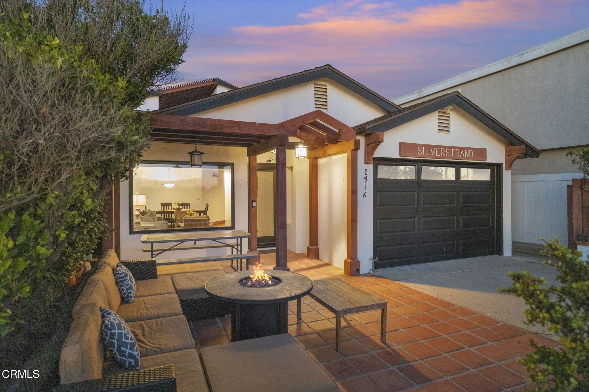 2-web-or-mls-UpmarketMedia_2916LakeSh-8
