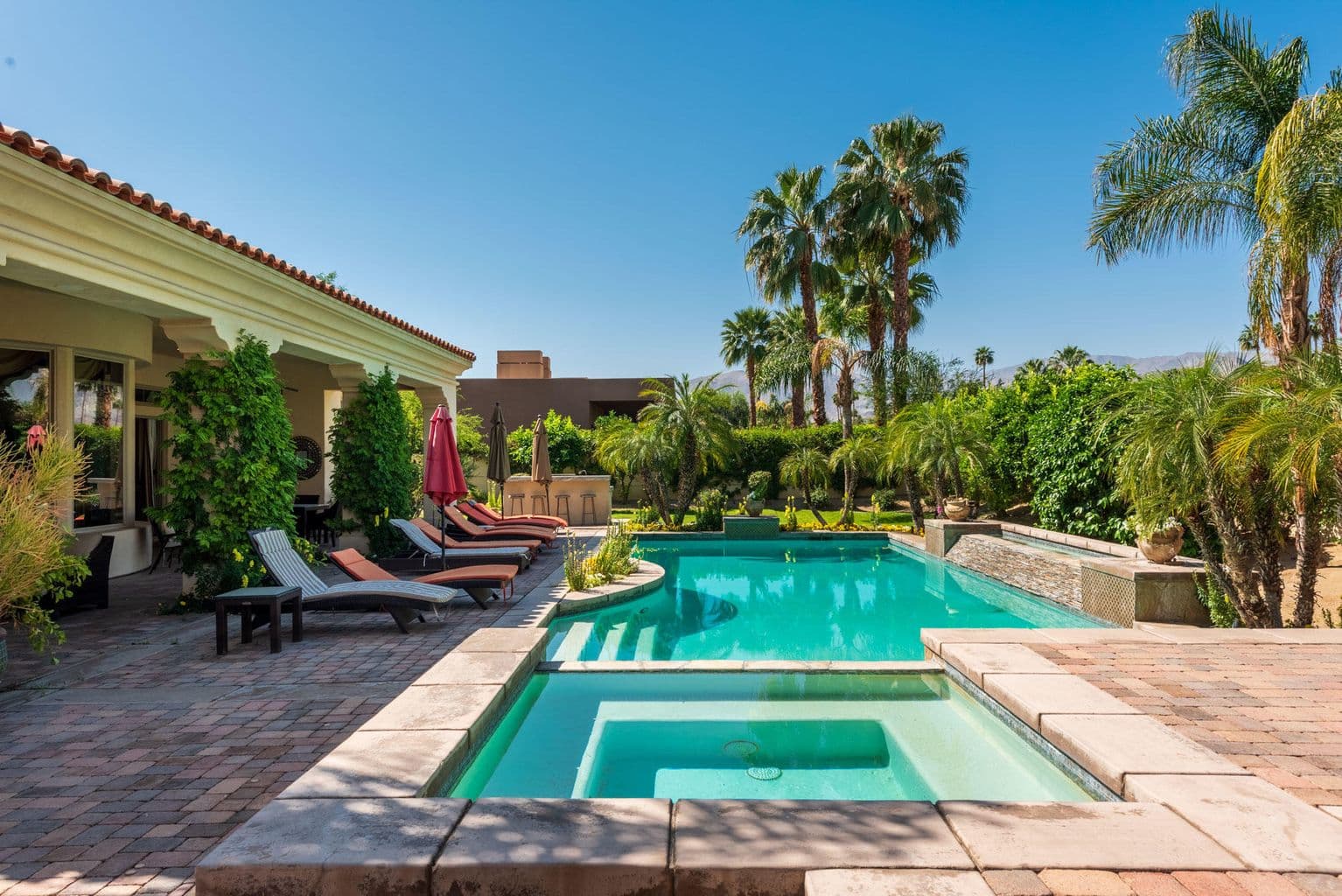 Hero image for Villaggio on Sinatra