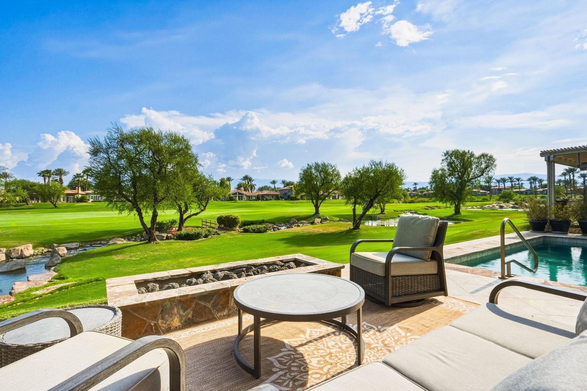 1-web-or-mls-165_801_REDARROW_JENNIFERDR