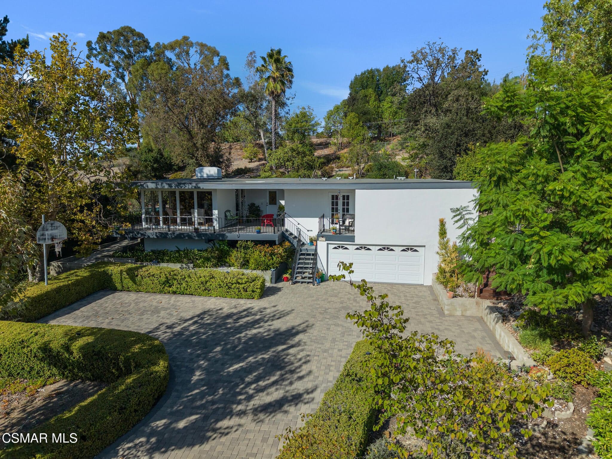 1082 La Cresta Drive