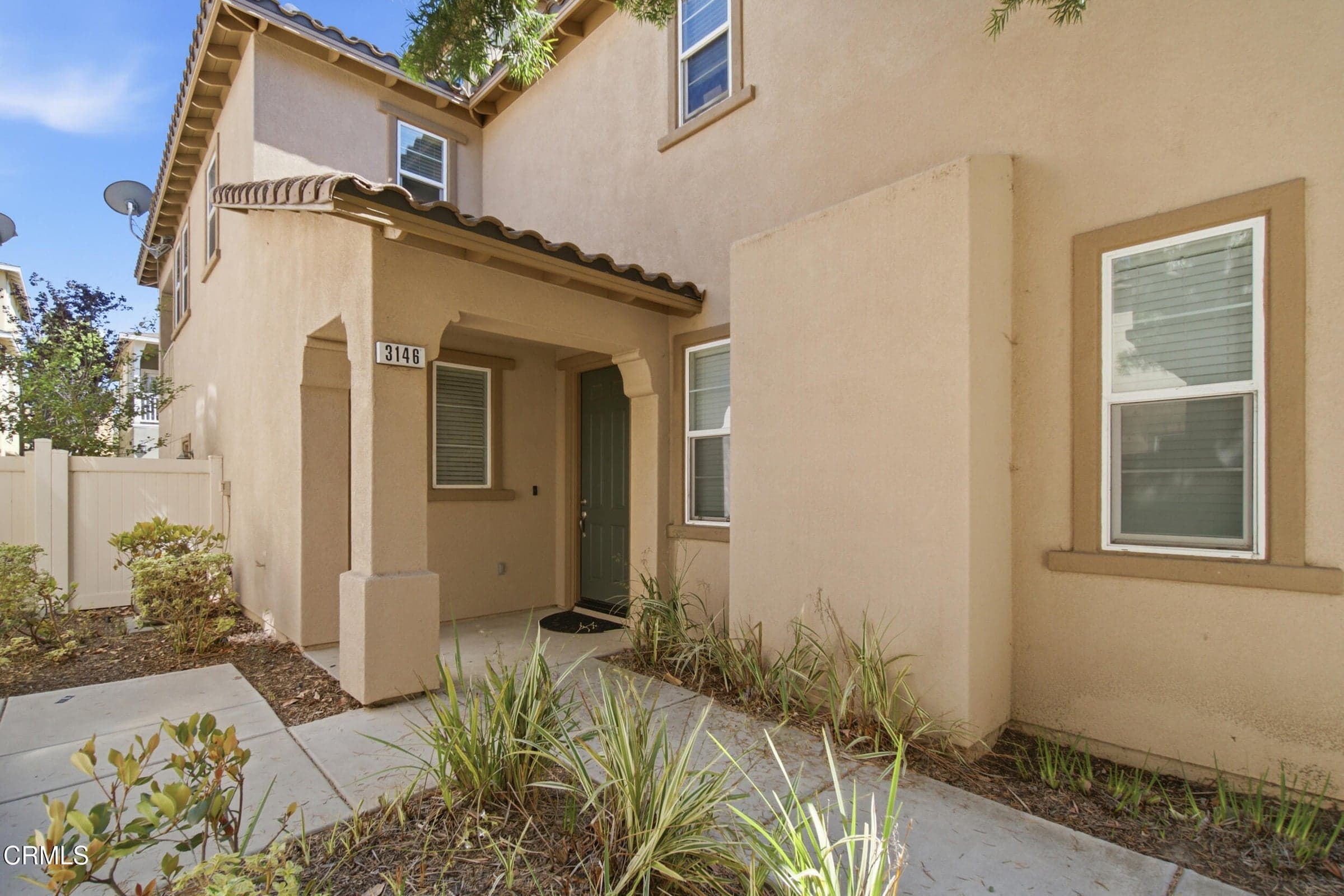 2_front exterior