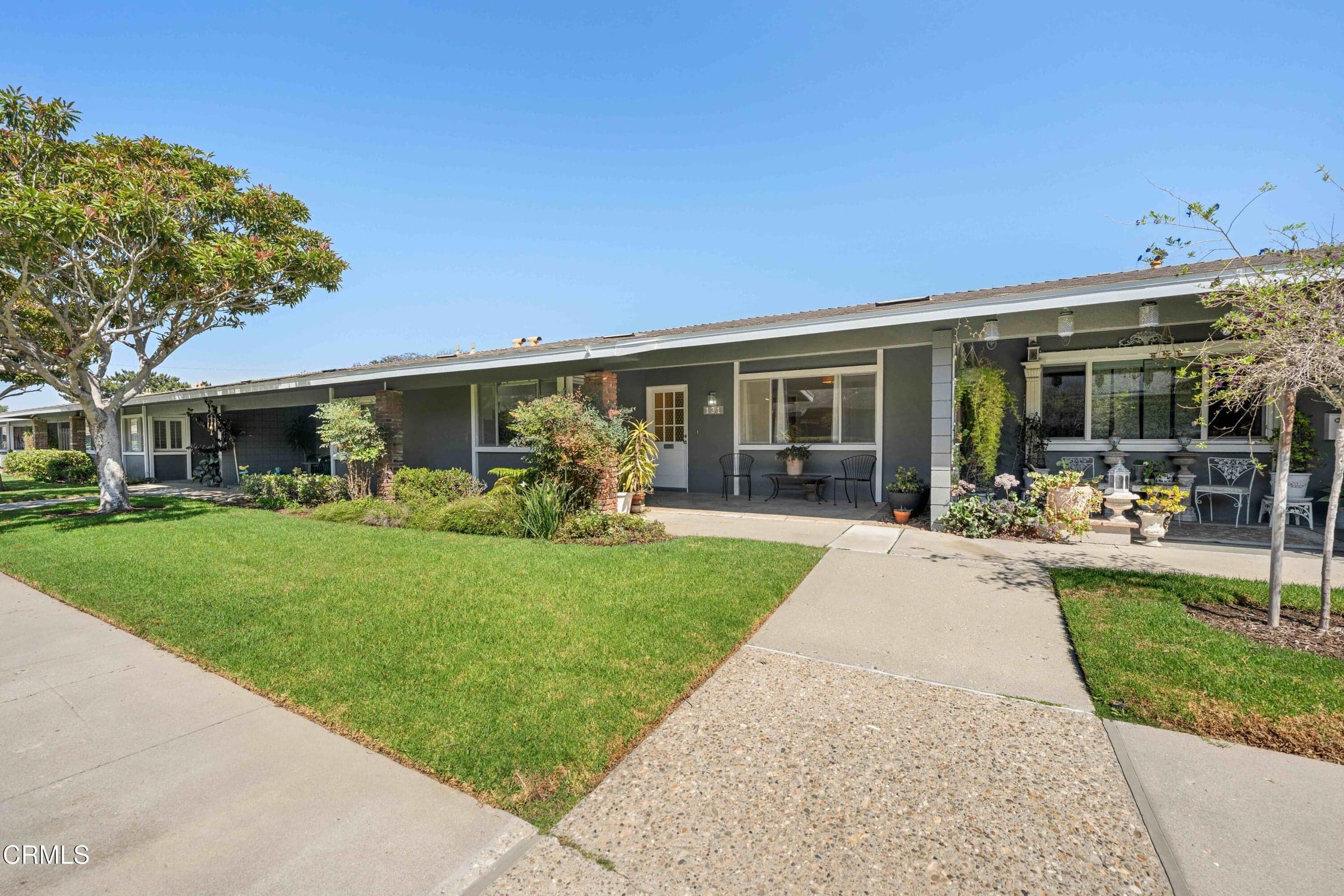 Exterior front - 131 E Alta Grn