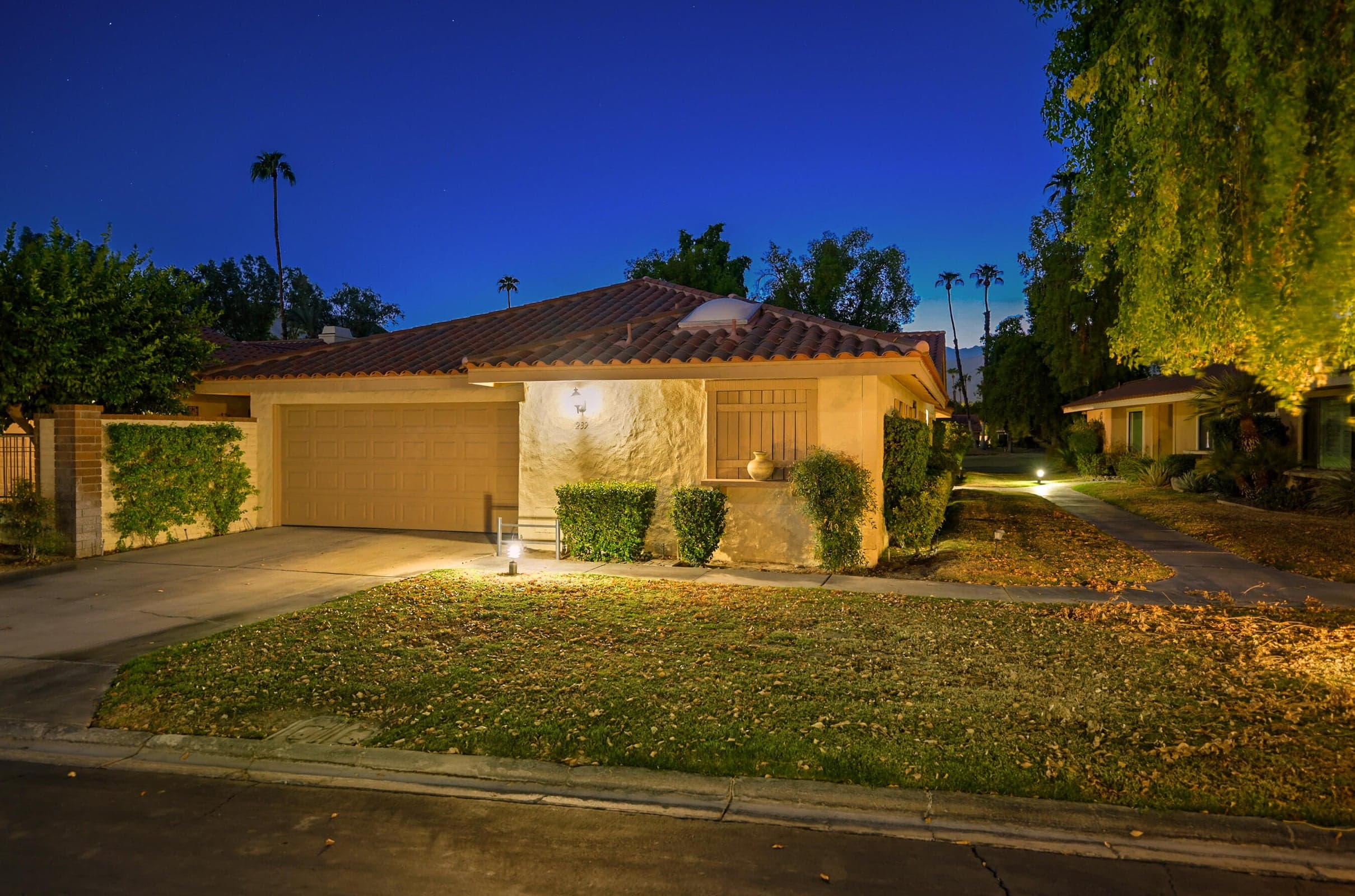 239-santa-barbara-cir-night-037